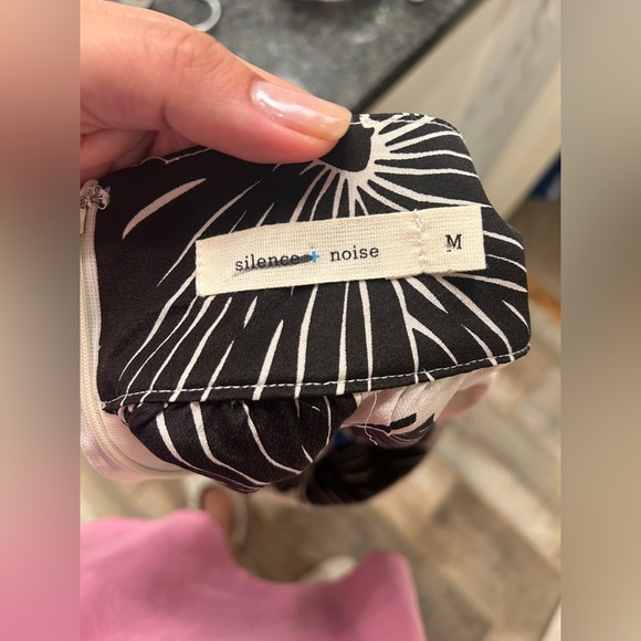 Anthropologie Floral 100% Silk Mini Skirt Size Medium - Picture 7 of 8